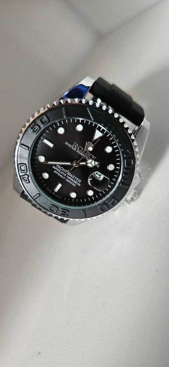 Jolie montre Rolex neuf