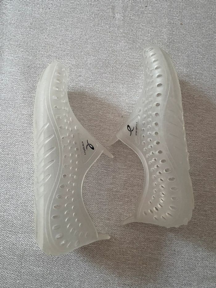 Chaussures aquatiques décathlon taille 26 - photo numéro 3