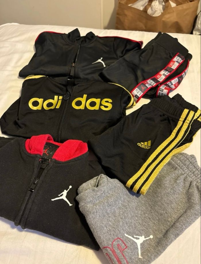 Lot de 3 ensembles jogging Jordan et Adidas 18 24 mois
