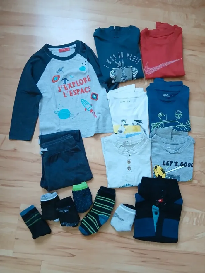 Lot de vêtements garçon 4 ans - photo numéro 3