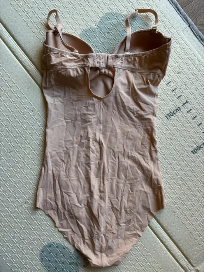 Body gainant couleur peau Primark neuf 95B - photo numéro 5