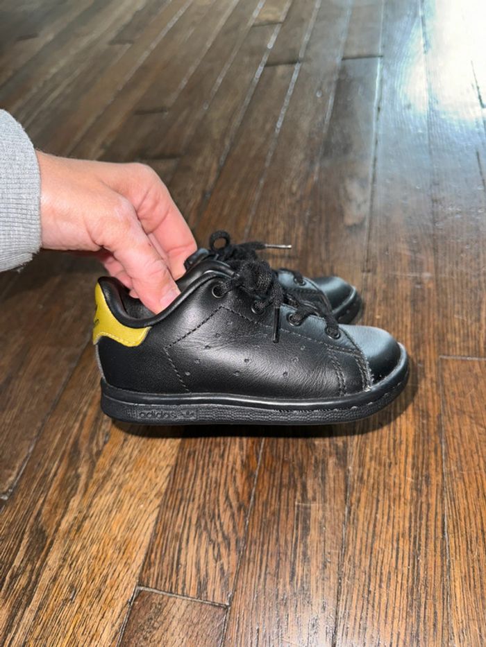 Baskets cuir Stan smith Taille 21 - photo numéro 1