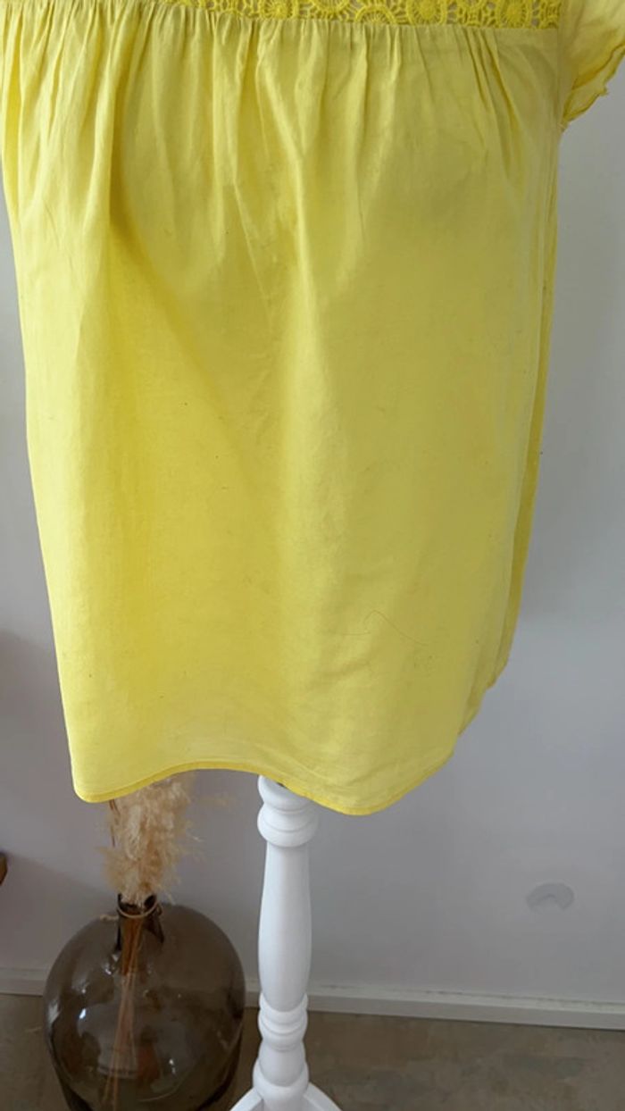 Blouse jaune à dentelle zara XS - photo numéro 2