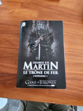 Livre : Le trône de fer