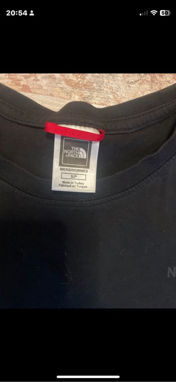 tee shirt north face noir à motif