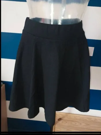 Jupe taille haute noire patineuse Pimkie taille 36