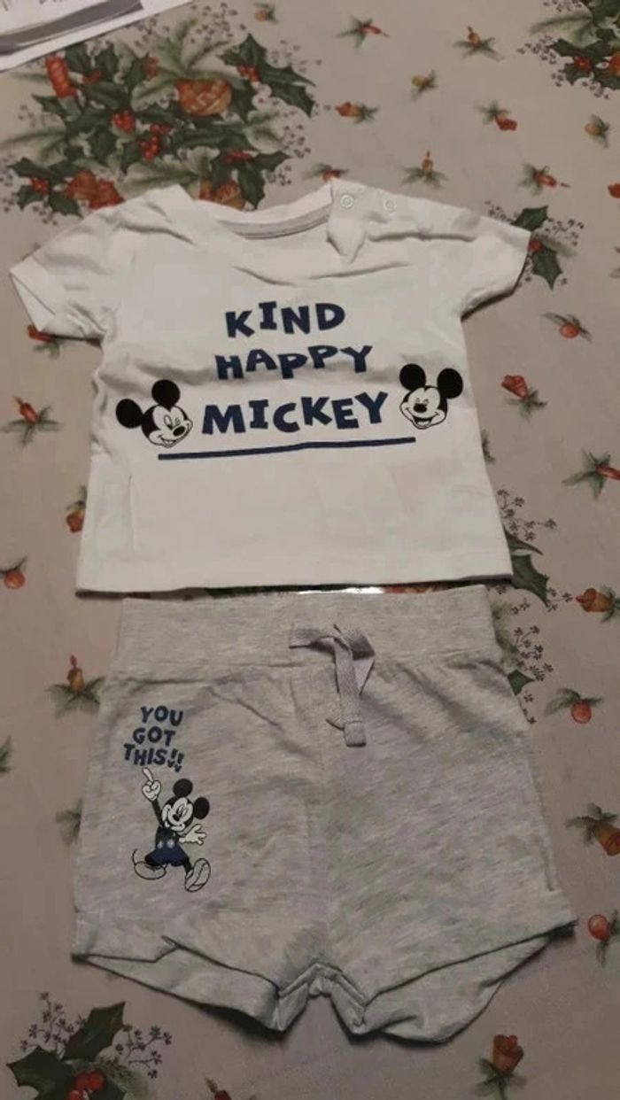 Ensemble Disney Primark 62cm neuf sans etiquette - photo numéro 2