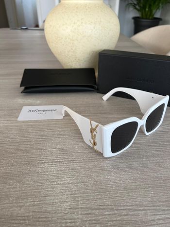 Lunettes de soleil Yves Saint Laurent