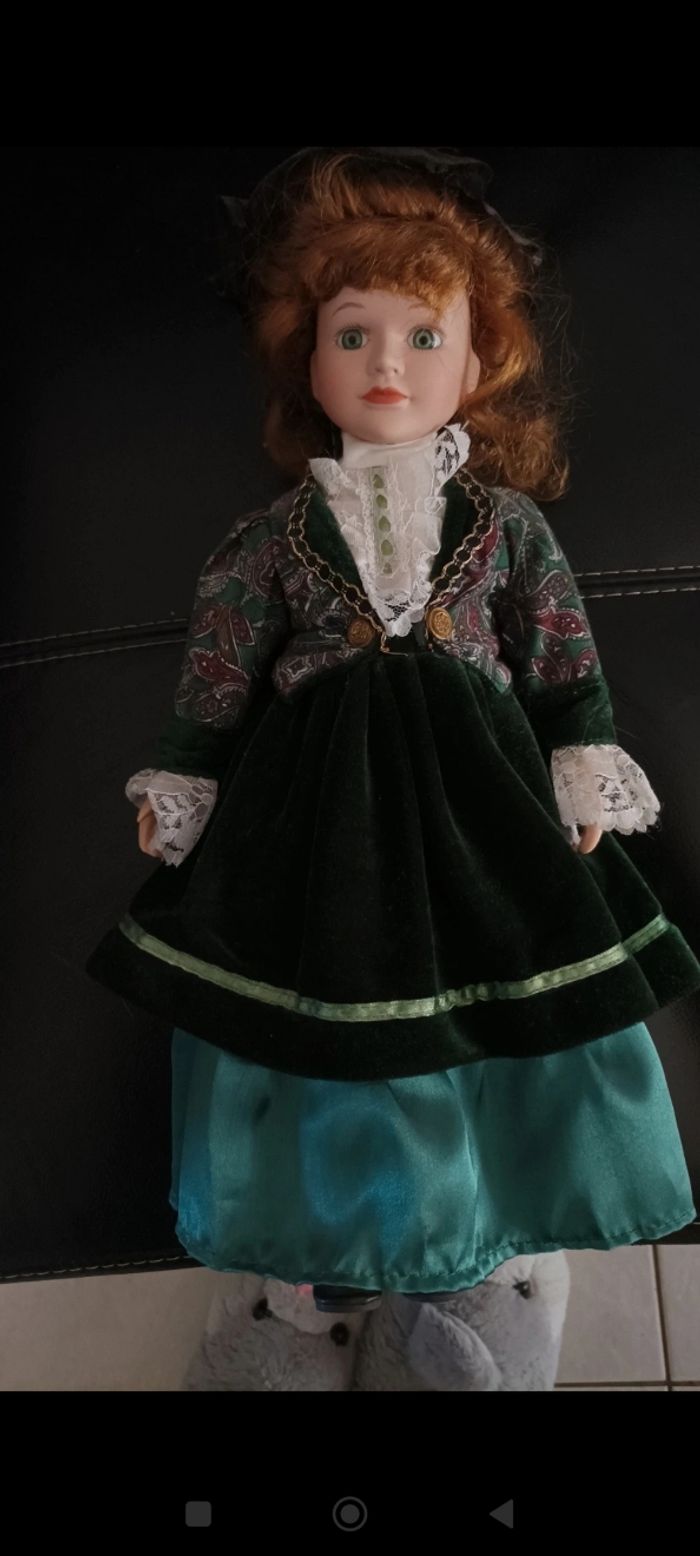 Poupée en porcelaine vintage - photo numéro 3