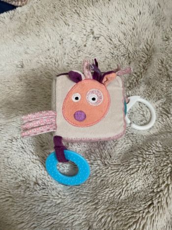 Cube motricité à accrocher