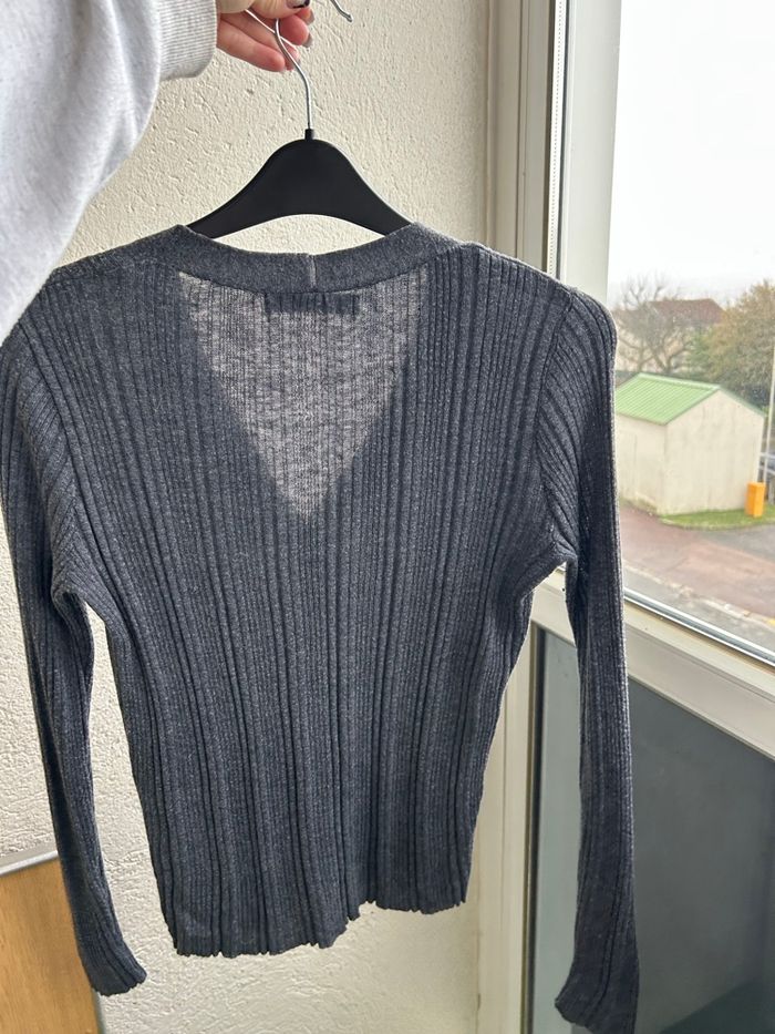 Petit pull gilet gris Zara - photo numéro 2