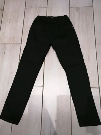 Jean pantanlon slim fit noir 10 ans neuf