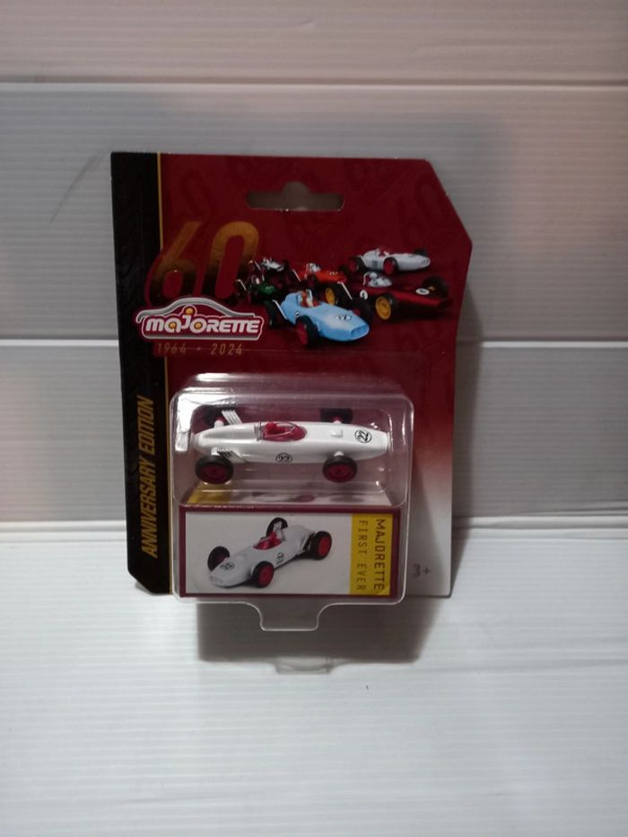 Majorette 60 anniversaire blanc first ever