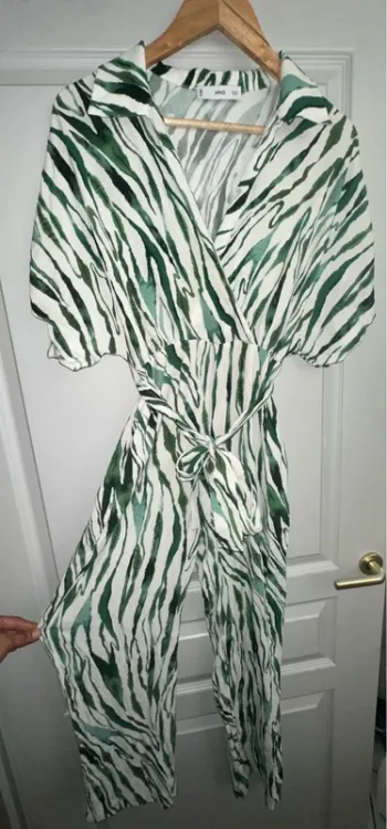 Combinaison imprimée ceinture noeud blanche et verte tissu fluide coupe droite MANGO neuf