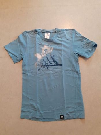 T'shirt bleu Adidas Logo imprimé en bleu marine et blanc