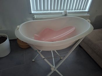 Baignoire bébé sur pied. 
