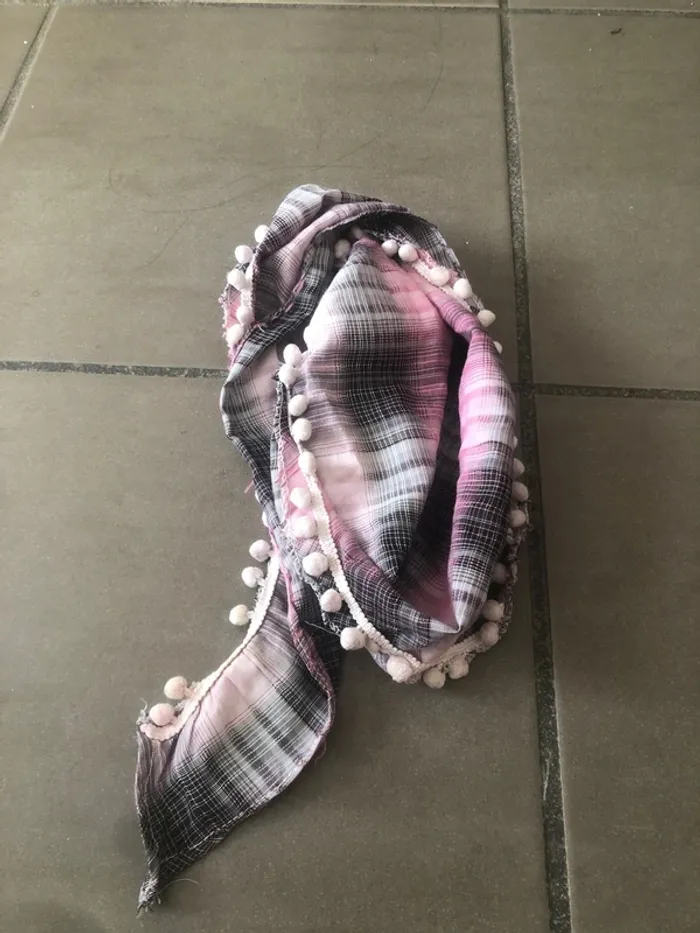 Lot d’echarpe 🧣 - photo numéro 5