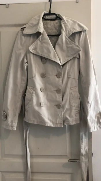 Trench-coat