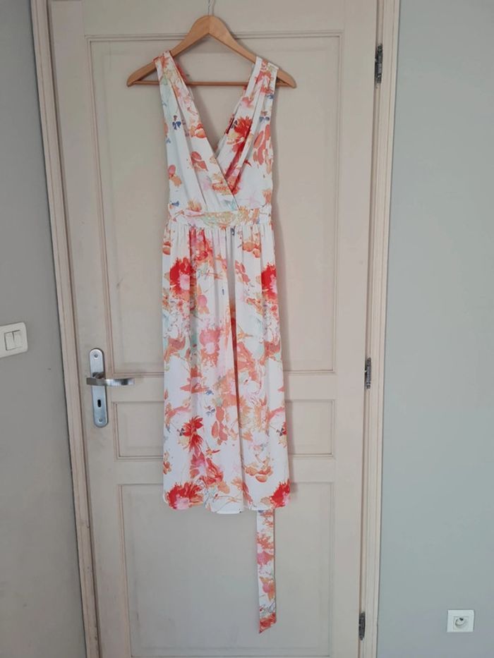 Robe esprit neuve.
