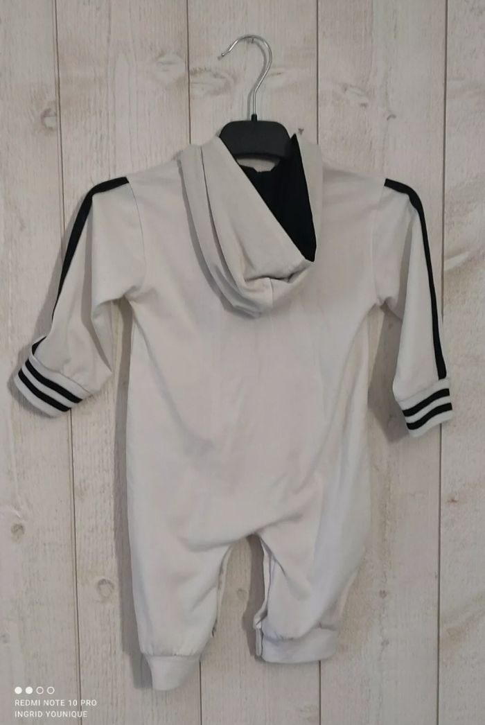 Pyjama barboteuse blanche taille 18 mois - photo numéro 2