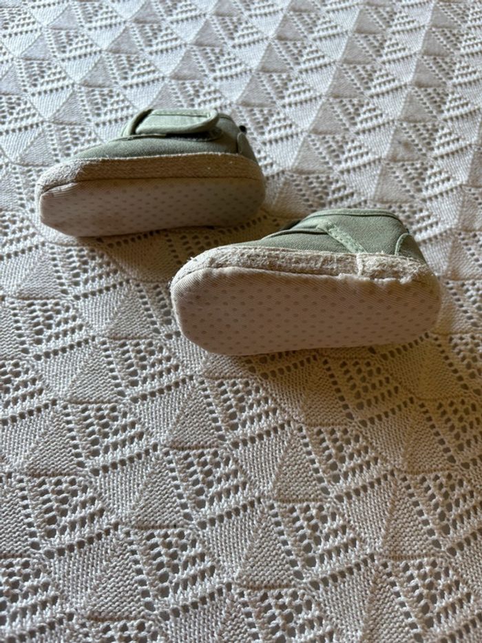 Chaussures bébé 18 - photo numéro 2