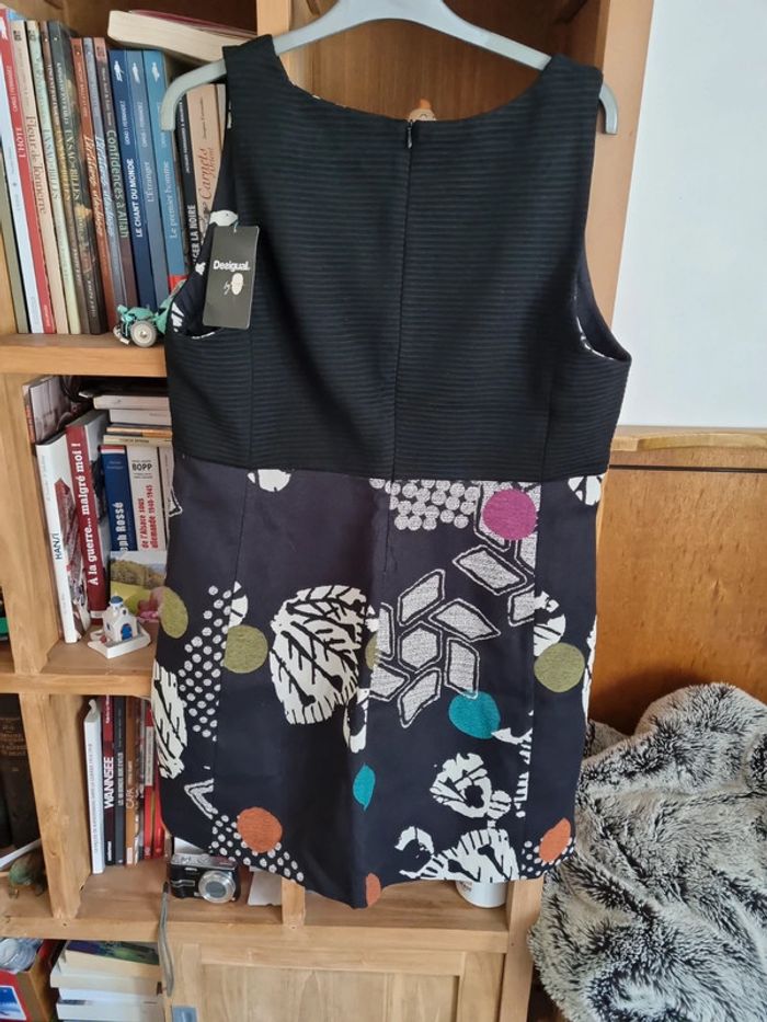 Très  belle robe chic Desigual taille 46 - photo numéro 5