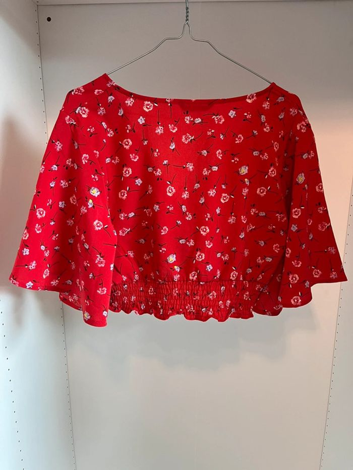 Ensemble fleuri rouge Shein – short taille haute + haut cache-cœur Taille M - photo numéro 2