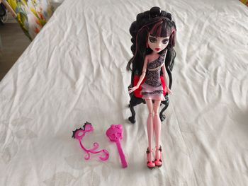Poupée monster high draculaura 
