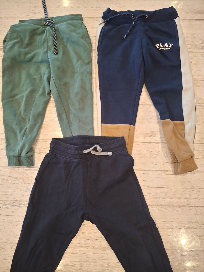 Lot de vetements garçon 4 ans - photo numéro 3