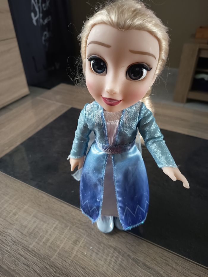 Poupée Elsa reine des neiges avec baguette magique - photo numéro 2