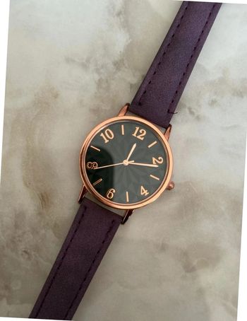 Montre neuve pour femme
