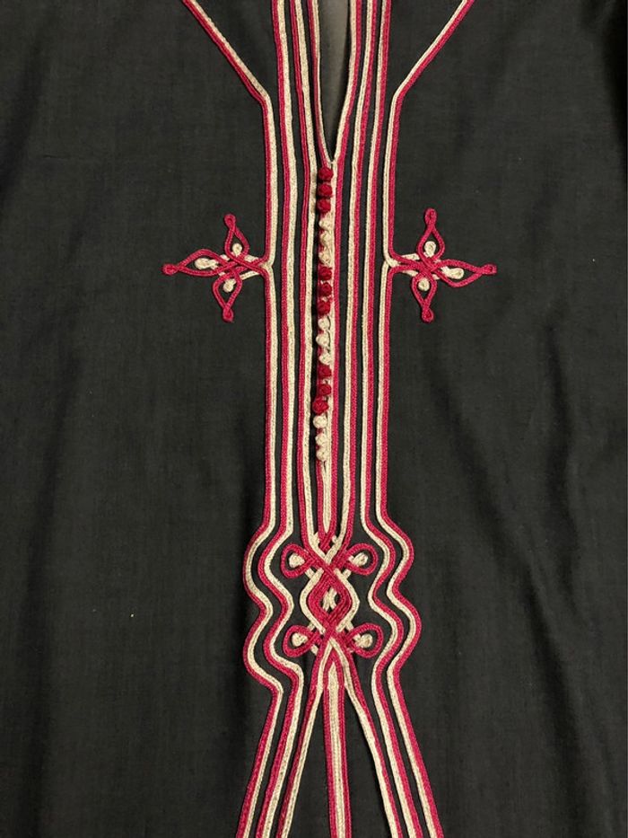 AN2- Robe d’intérieur/djellaba grise et broderies T 2 (44-46) NEUVE - photo numéro 9