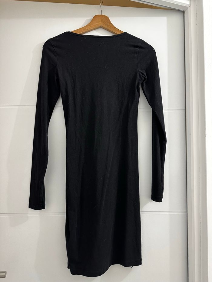 Robe noire - photo numéro 3