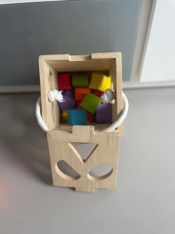 Jouet bébé cube en bois