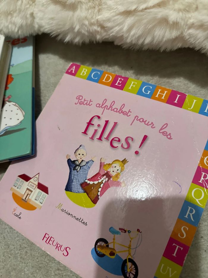Lot 6 livres pour fille très bon état - photo numéro 8
