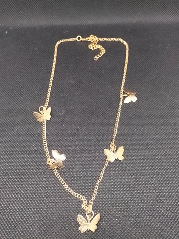 Collier papillon doré
