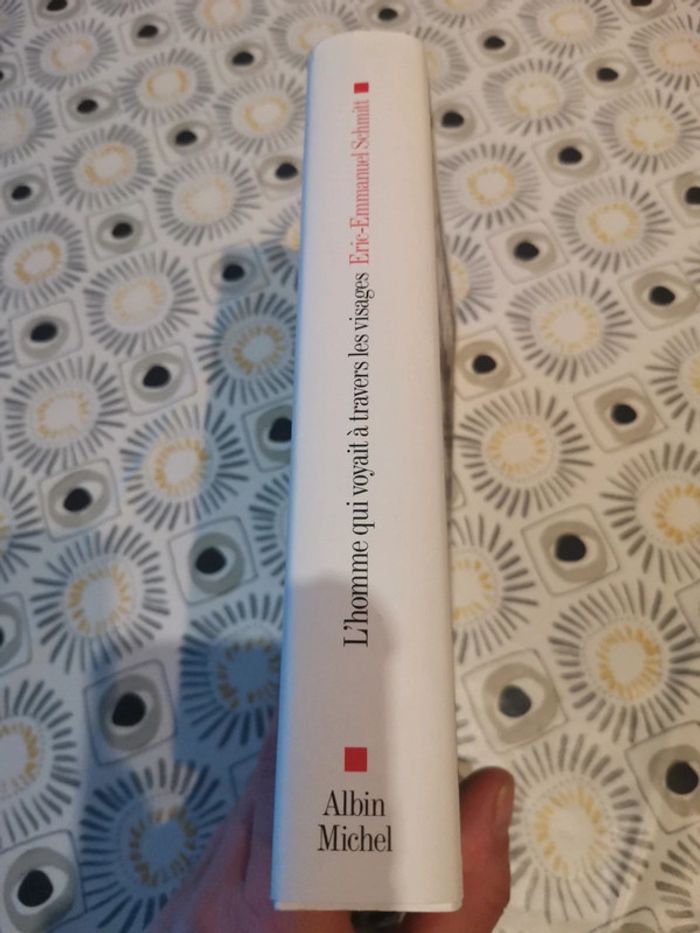Éric Emmanuel Schmitt L'homme qui voyait à travers les visages - photo numéro 3