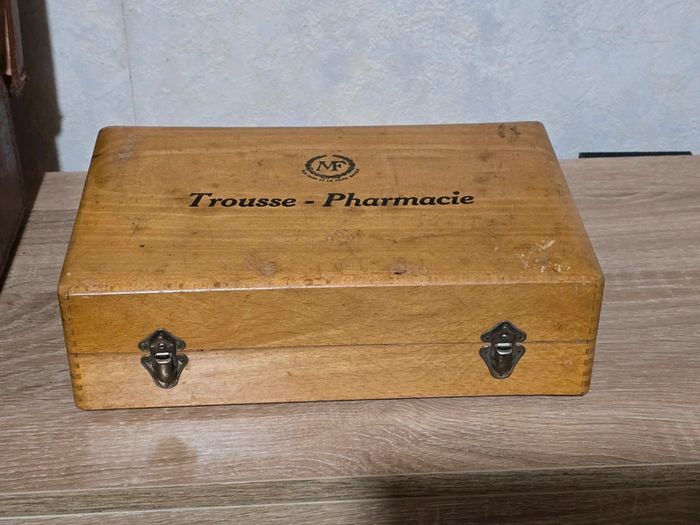 Valise / boîte pharmacie ancienne.  Collection - photo numéro 8