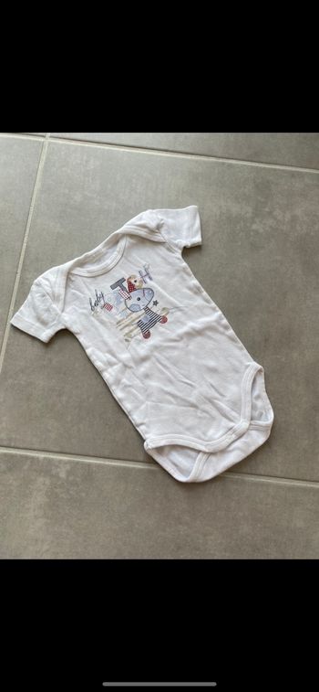 Body manches courtes 9 mois