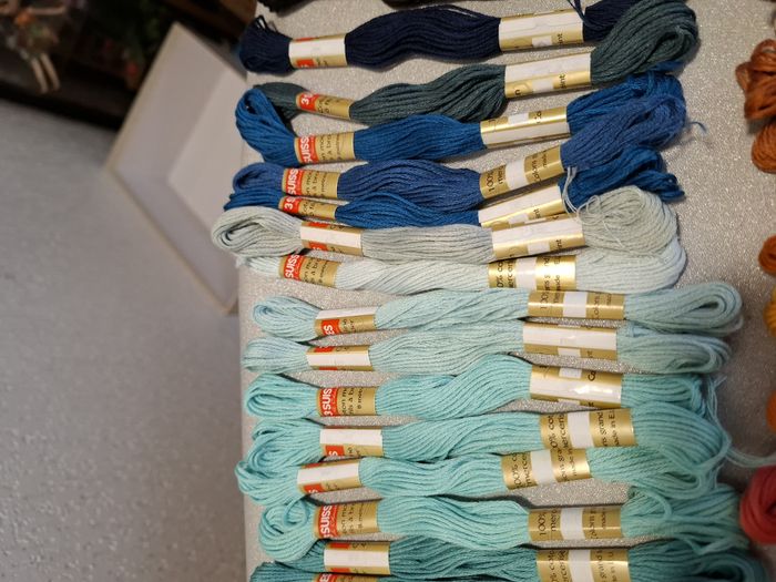 Gros lot de 65 échevettes fil coton mouliné 8 m 3 Suisses 100 % coton neuf - photo numéro 4