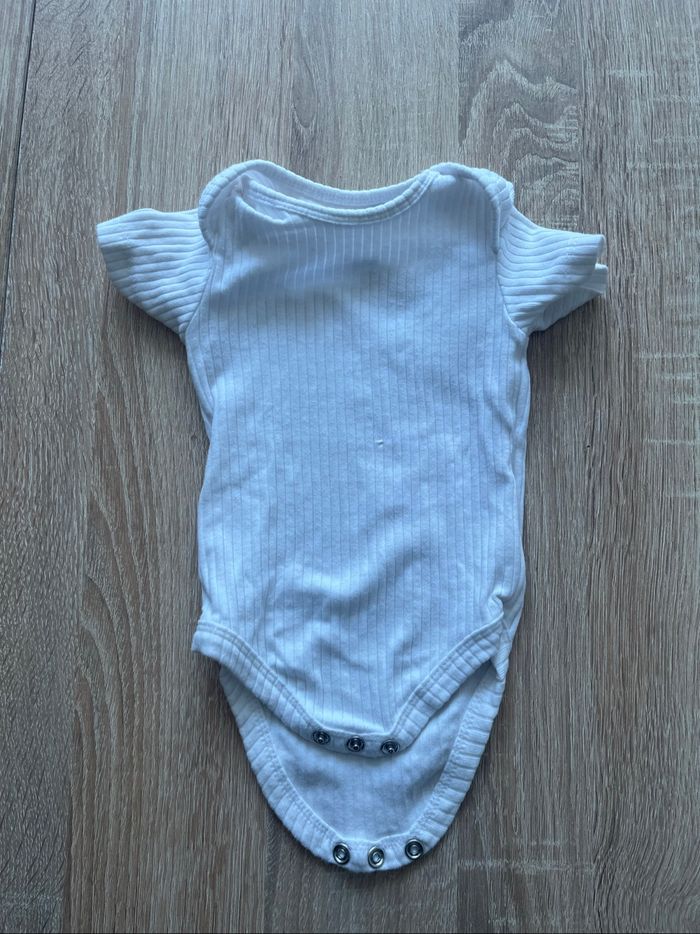 Lot de 3 bodies taille 3 mois - photo numéro 3