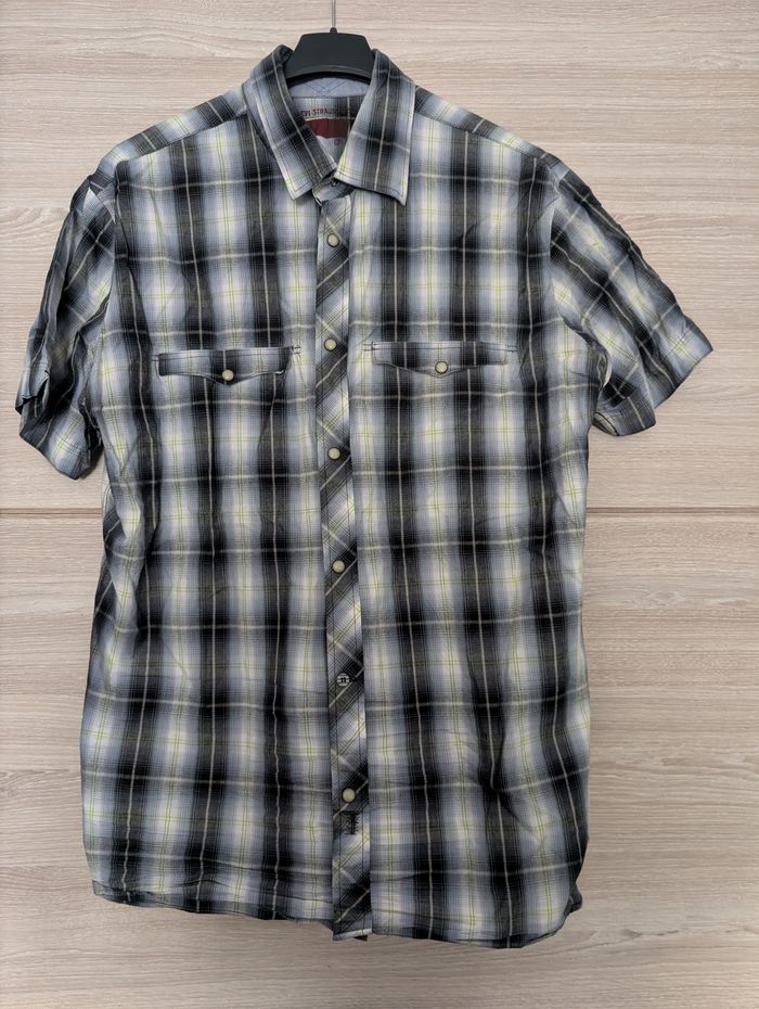 Chemise LEVI'S manches courtes, taille L, en très bon état