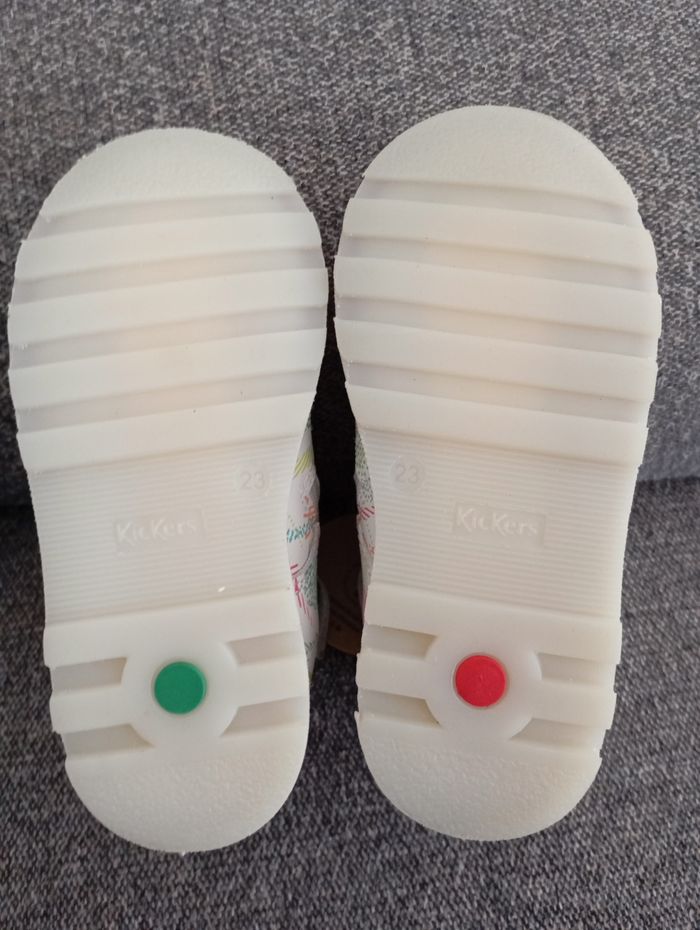 Kickers neuves mixte en taille 23 - photo numéro 4