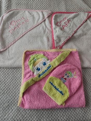 Cape de bain bébé fille