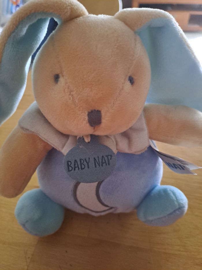 Peluche boîte à musique