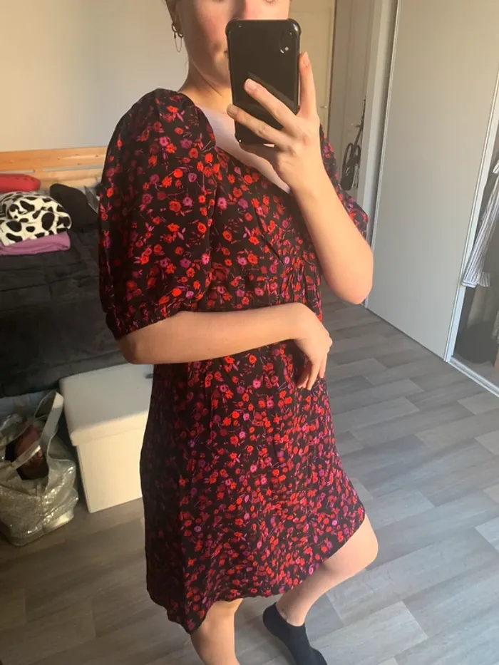 Robe fleuri manche bouffantes - photo numéro 2