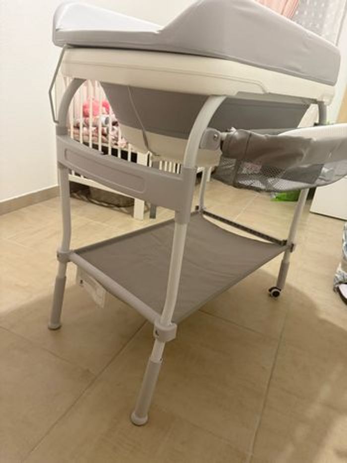 Table à langer 2 en 1 avec baignoire - photo numéro 3