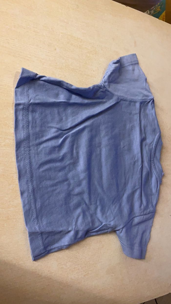 T-shirt bleu - photo numéro 2