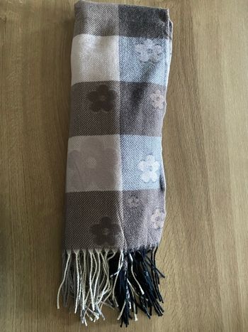 Écharpe femme neuve