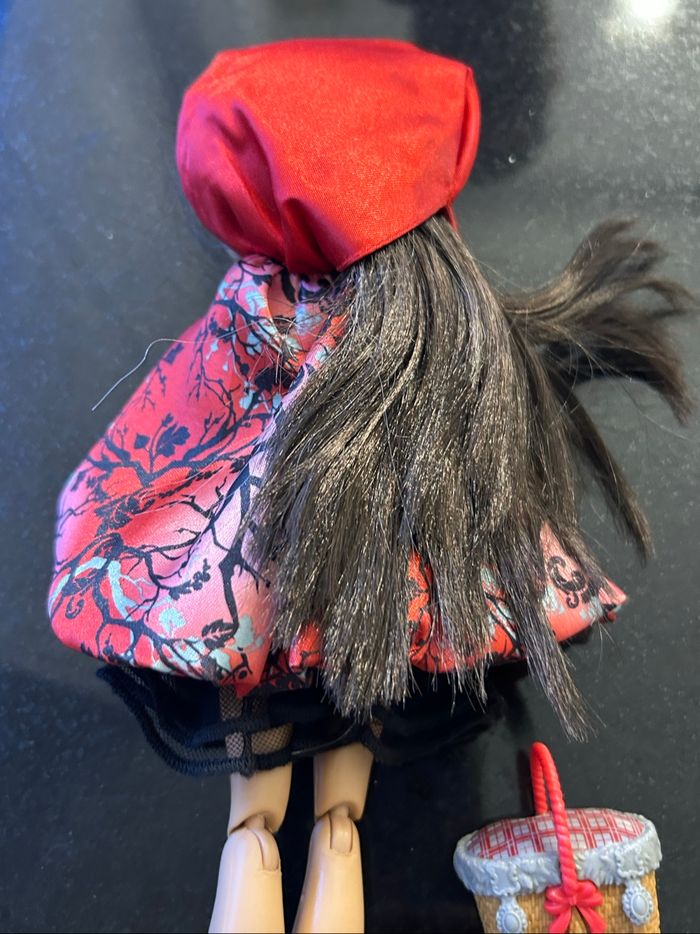 Poupée Ever After High, Cerise Hood - photo numéro 8